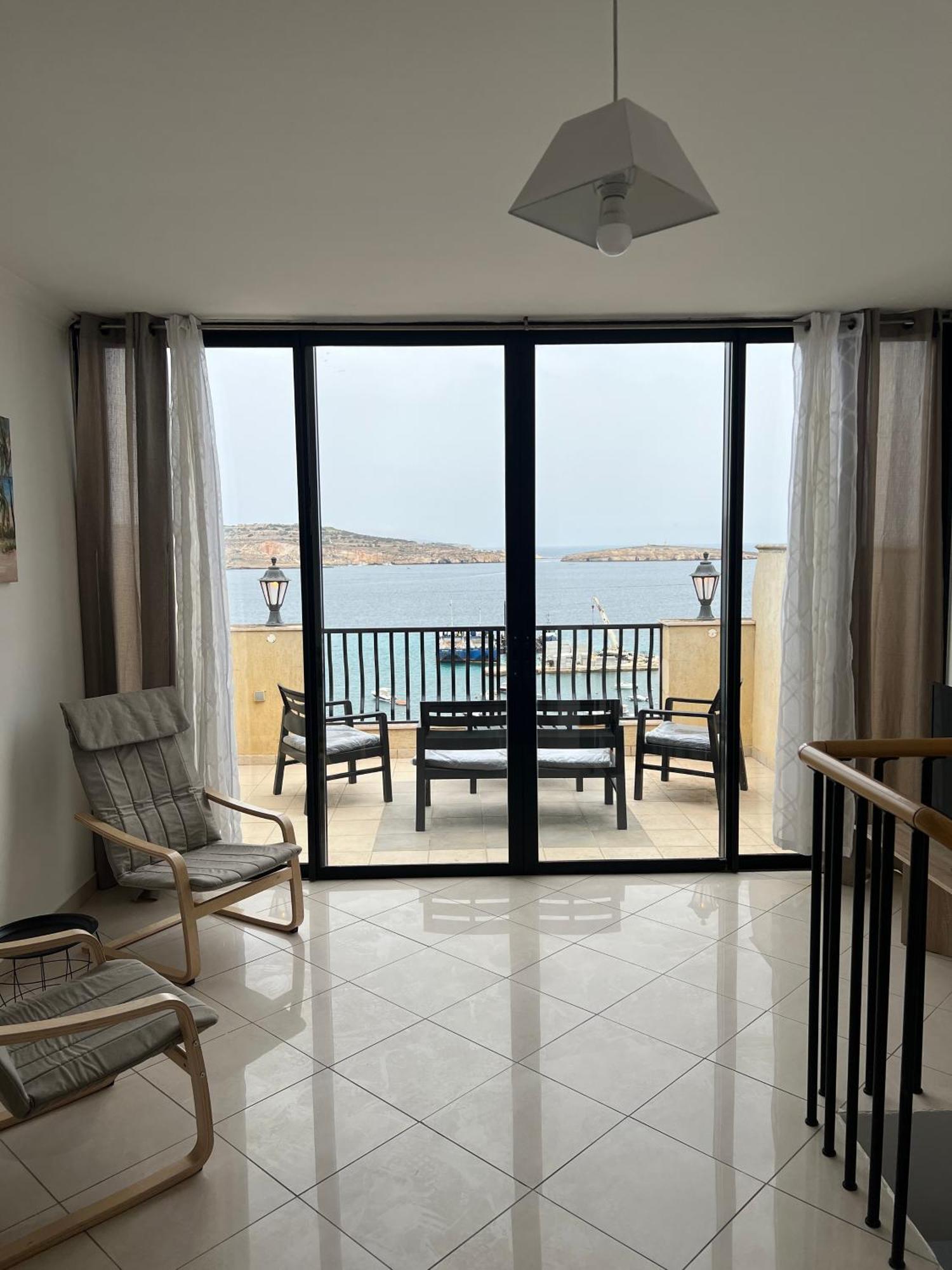 Sea View Penthouse Apartment St. Paul's Bay Bagian luar foto