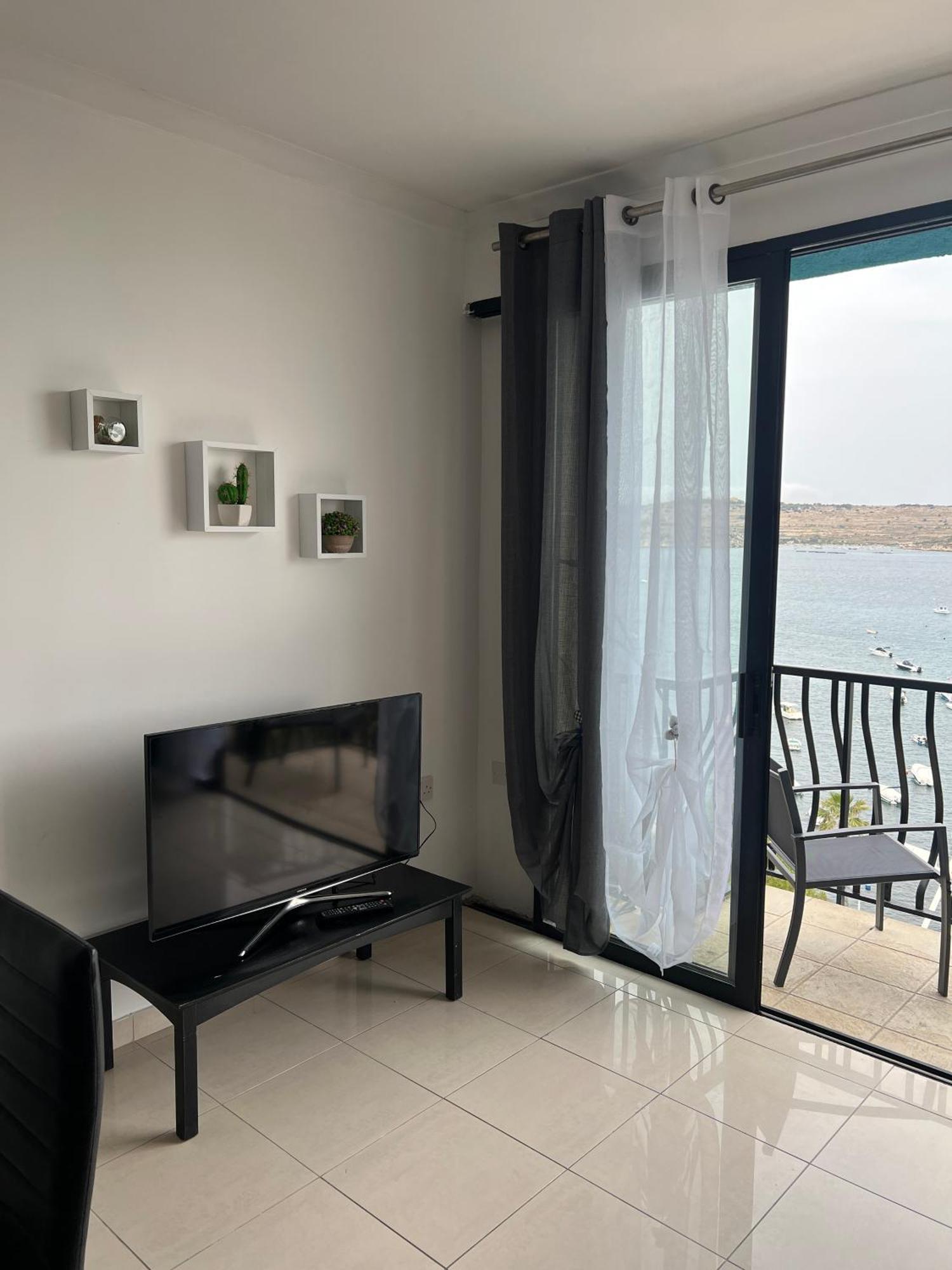 Sea View Penthouse Apartment St. Paul's Bay Bagian luar foto