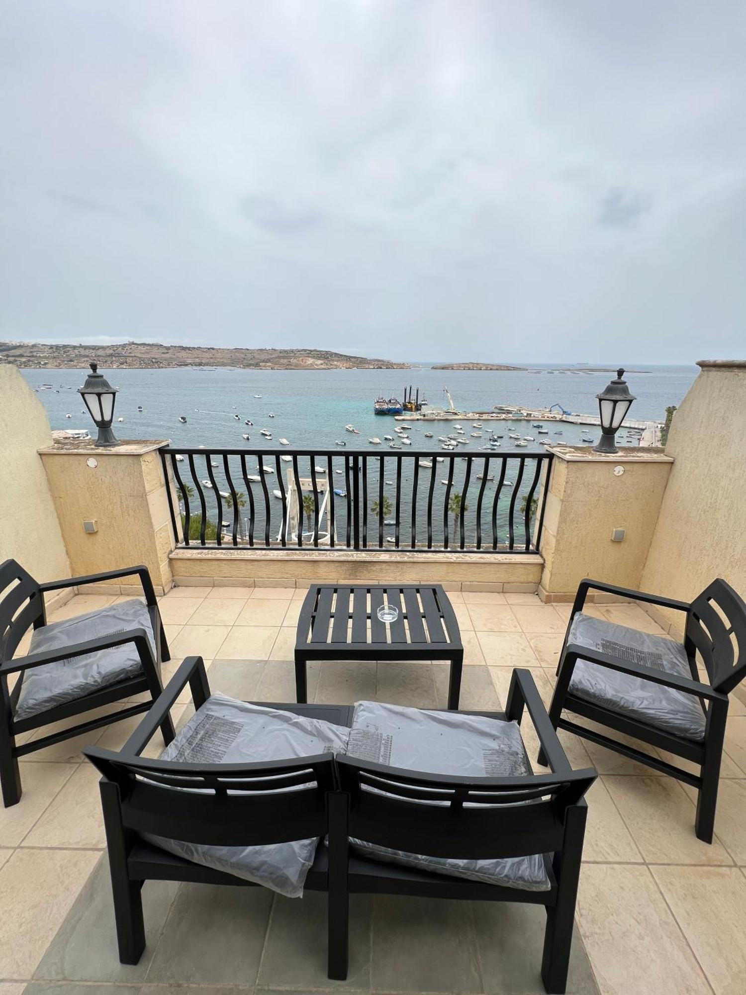 Sea View Penthouse Apartment St. Paul's Bay Bagian luar foto